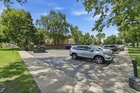 8996 Kennedy Drive Des Plaines IL 60016