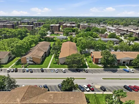 8996 Kennedy Drive Des Plaines IL 60016