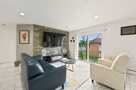 8996 Kennedy Drive Des Plaines IL 60016