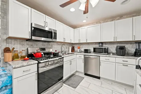 8996 Kennedy Drive Des Plaines IL 60016