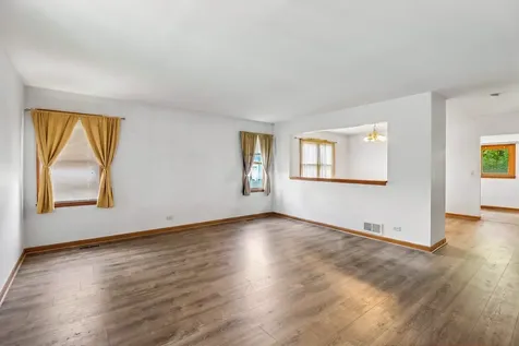 626 Pleasure Drive Mundelein IL 60060