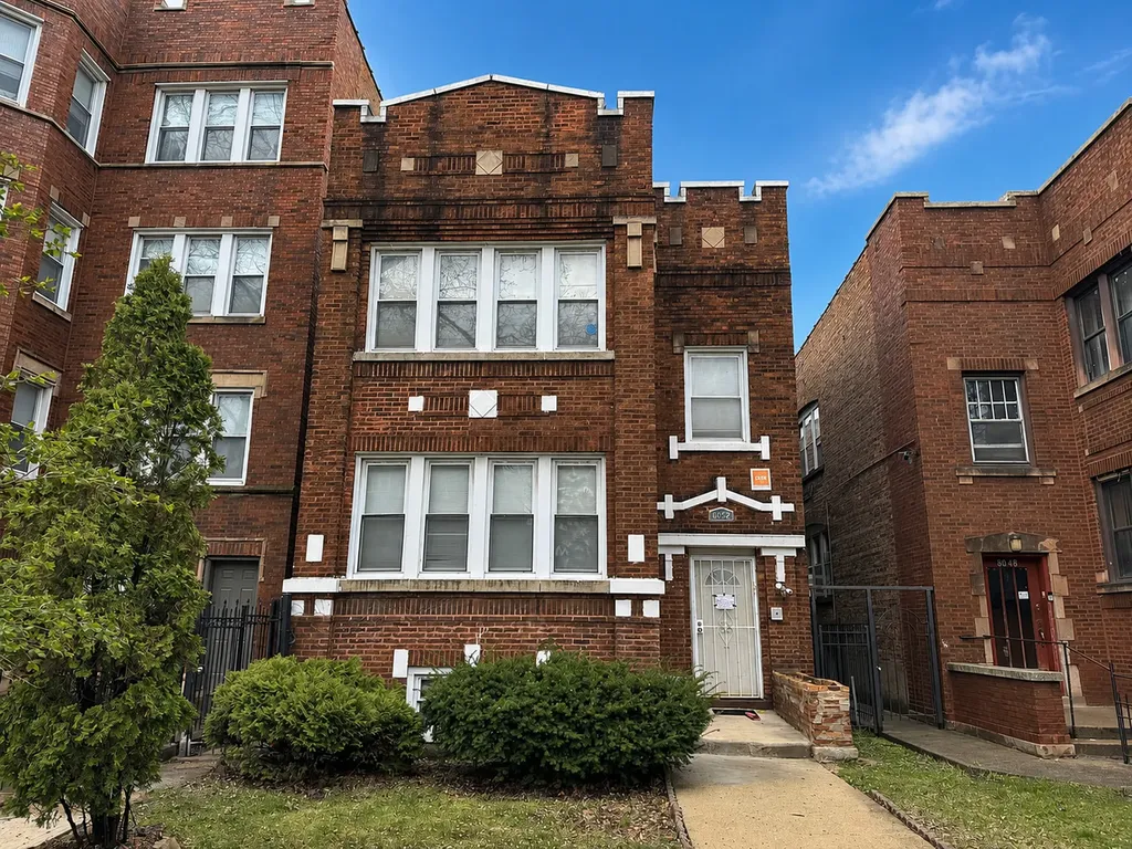 8052 South Langley Avenue Chicago IL 60619