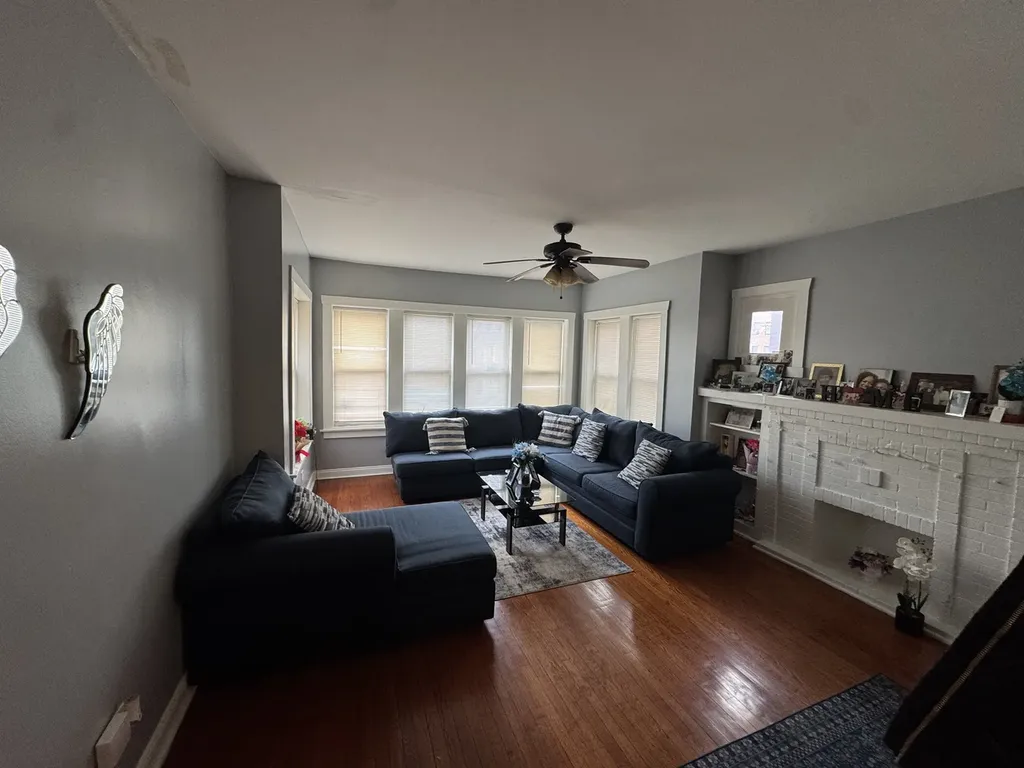 8052 South Langley Avenue Chicago IL 60619