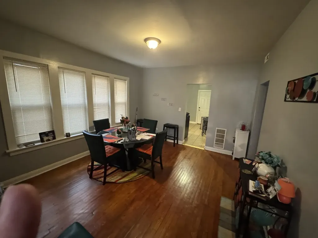 8052 South Langley Avenue Chicago IL 60619