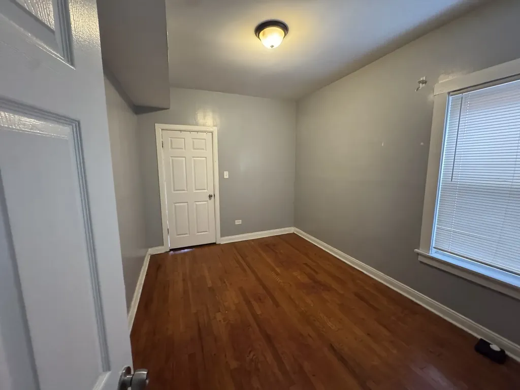 8052 South Langley Avenue Chicago IL 60619