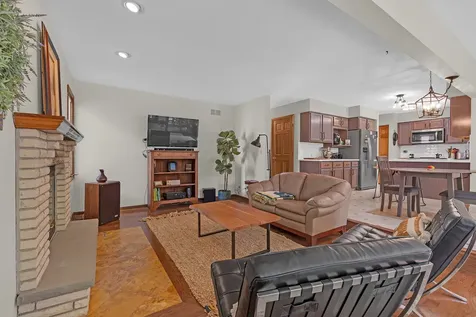 6 Spinnaker Court Third Lake IL 60030