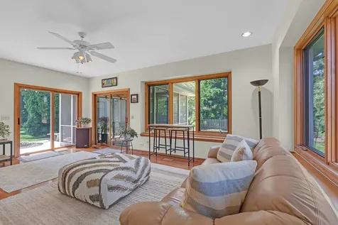 6 Spinnaker Court Third Lake IL 60030