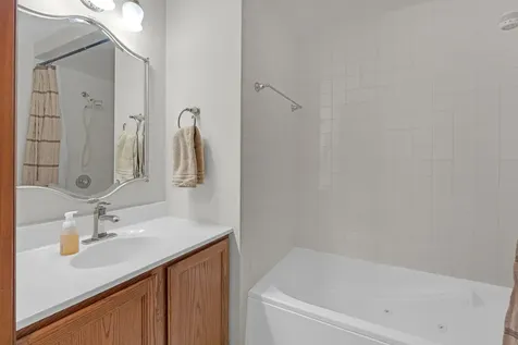 6 Spinnaker Court Third Lake IL 60030