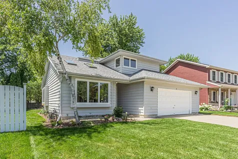 6 Spinnaker Court Third Lake IL 60030