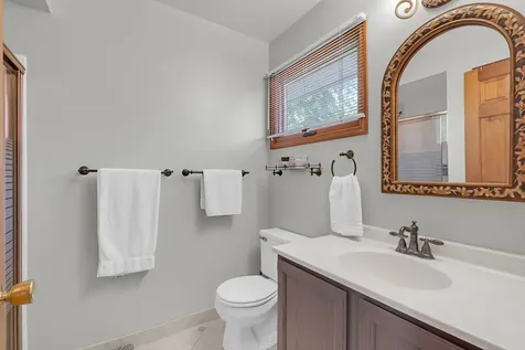 6 Spinnaker Court Third Lake IL 60030