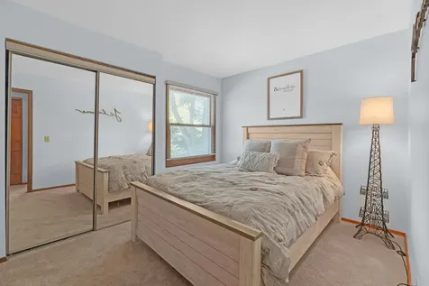 6 Spinnaker Court Third Lake IL 60030