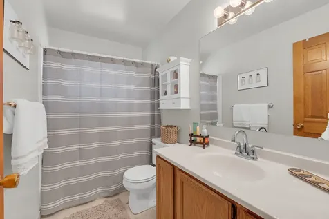 6 Spinnaker Court Third Lake IL 60030