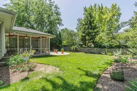6 Spinnaker Court Third Lake IL 60030