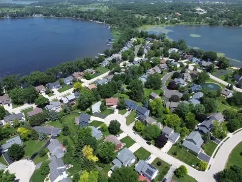6 Spinnaker Court Third Lake IL 60030