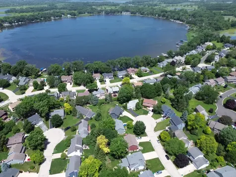 6 Spinnaker Court Third Lake IL 60030