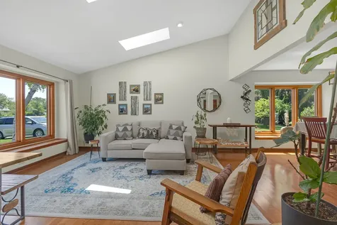 6 Spinnaker Court Third Lake IL 60030