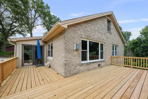 640 18TH Avenue East Moline IL 61244