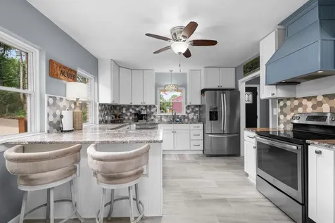 640 18TH Avenue East Moline IL 61244