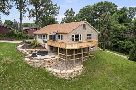 640 18TH Avenue East Moline IL 61244