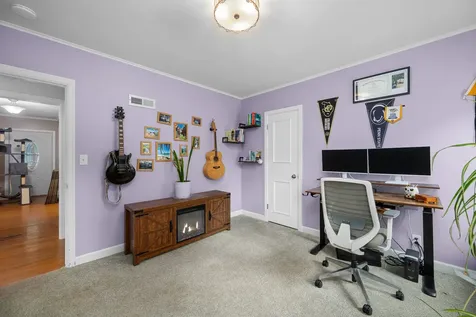 640 18TH Avenue East Moline IL 61244