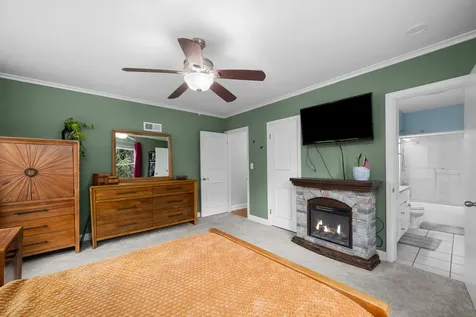 640 18TH Avenue East Moline IL 61244