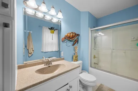 640 18TH Avenue East Moline IL 61244