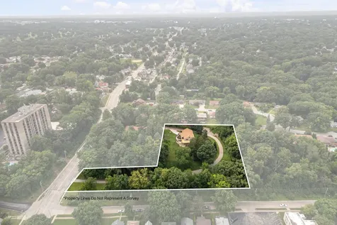 640 18TH Avenue East Moline IL 61244