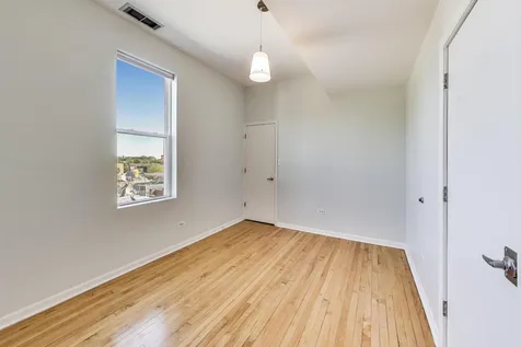 2733 North Mozart Street Chicago IL 60647