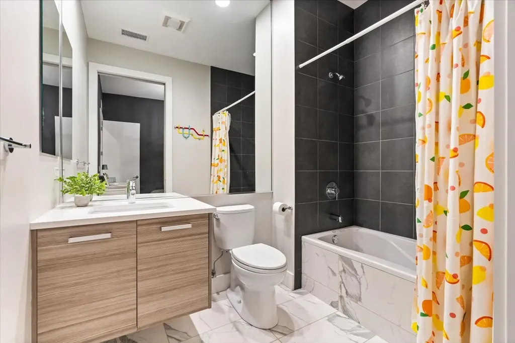 122 South Aberdeen Street Chicago IL 60607
