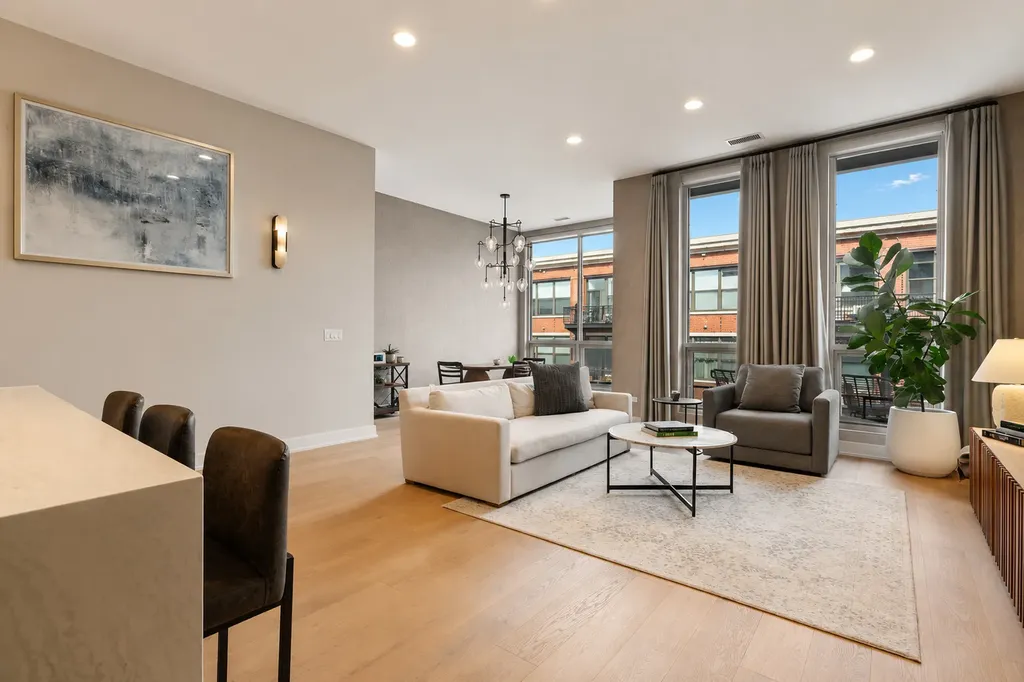 122 South Aberdeen Street Chicago IL 60607
