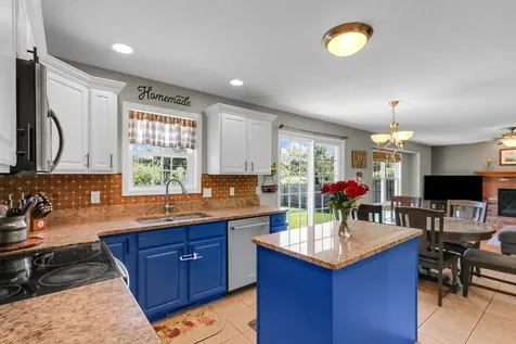 210 Goldenrod Drive Savoy IL 61874