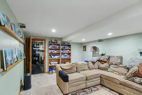 1724 Court Street Mchenry IL 60051