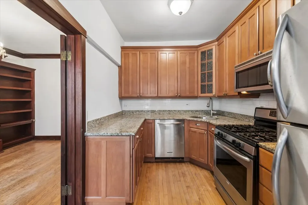 1065 West North Shore Avenue Chicago IL 60626