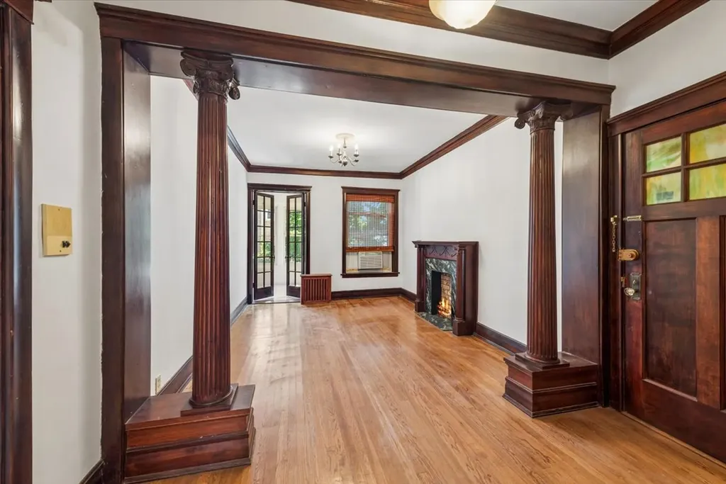 1065 West North Shore Avenue Chicago IL 60626