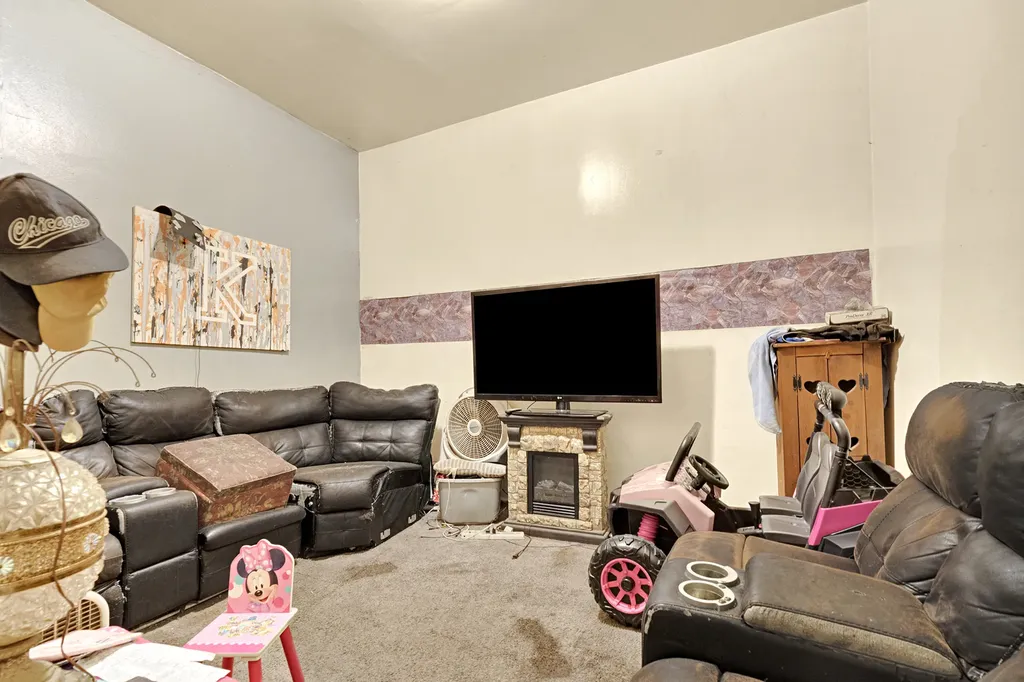 1935 South Christiana Avenue Chicago IL 60623