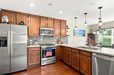32492 North Rushmore Avenue Lakemoor IL 60051