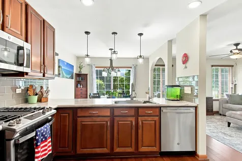 32492 North Rushmore Avenue Lakemoor IL 60051