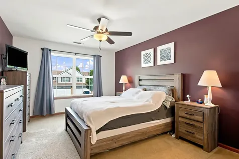 32492 North Rushmore Avenue Lakemoor IL 60051