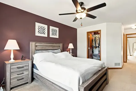 32492 North Rushmore Avenue Lakemoor IL 60051