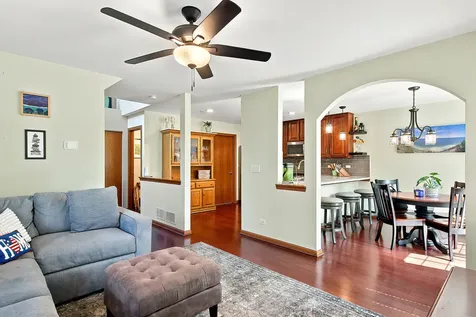 32492 North Rushmore Avenue Lakemoor IL 60051