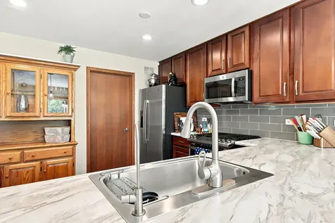 32492 North Rushmore Avenue Lakemoor IL 60051