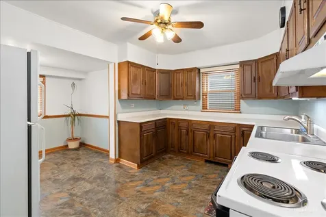 2212 West Street River Grove IL 60171