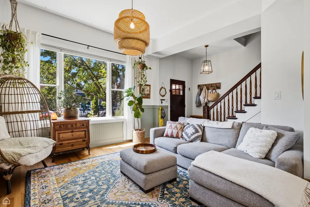 3038 West Diversey Avenue Chicago IL 60647