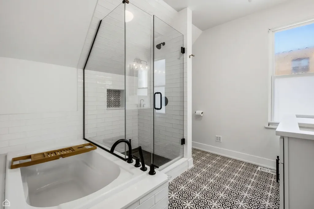 3038 West Diversey Avenue Chicago IL 60647