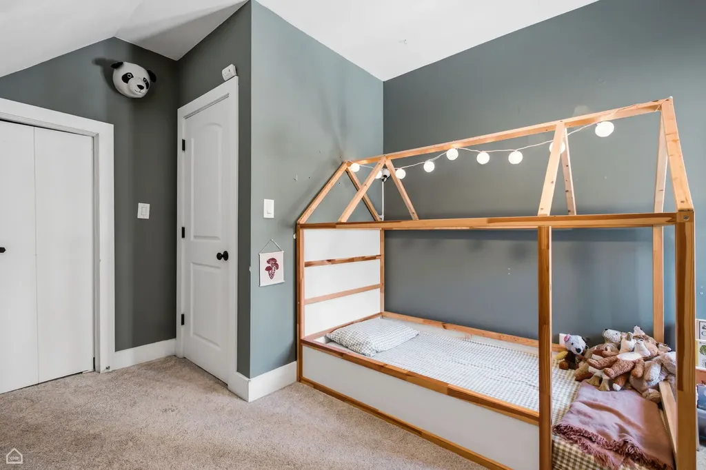 3038 West Diversey Avenue Chicago IL 60647
