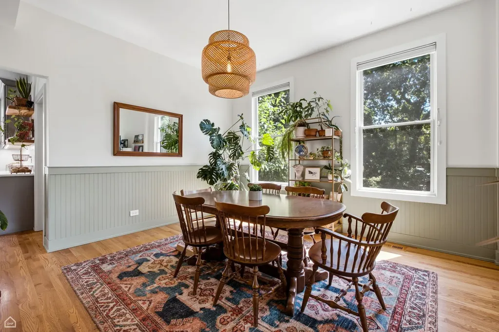 3038 West Diversey Avenue Chicago IL 60647
