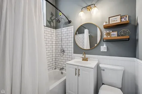 3038 West Diversey Avenue Chicago IL 60647