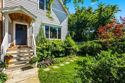 3038 West Diversey Avenue Chicago IL 60647