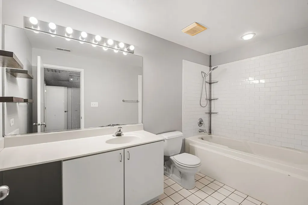 811 South Lytle Street Chicago IL 60607