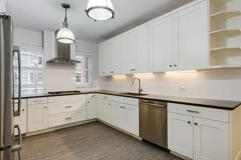 202 East Walton Place Chicago IL 60611